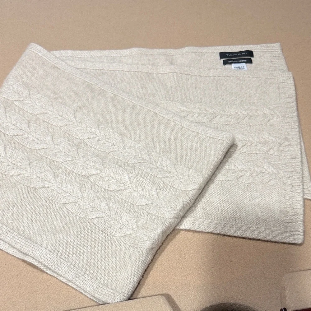 Tahari Cream Cashmere Knit Scarf 74x13 unisex NEW